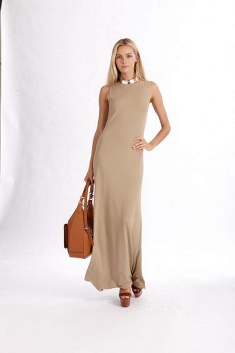 Vestiti beige donna: corti o lunghi